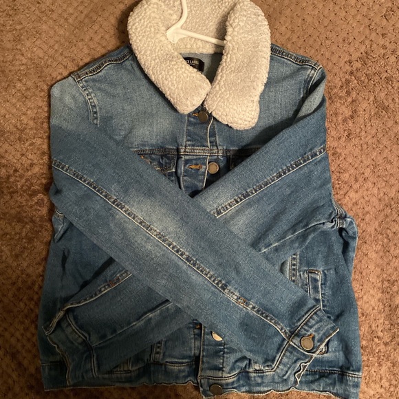 jean jacket - Picture 2 of 4